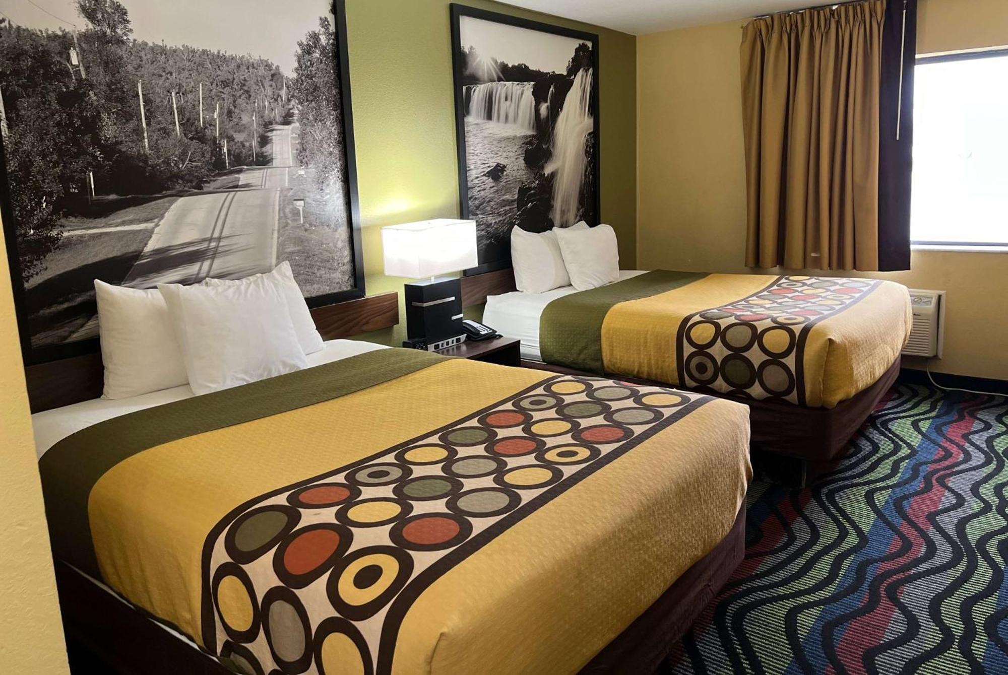 Super 8 By Wyndham Farmington Hotel Buitenkant foto