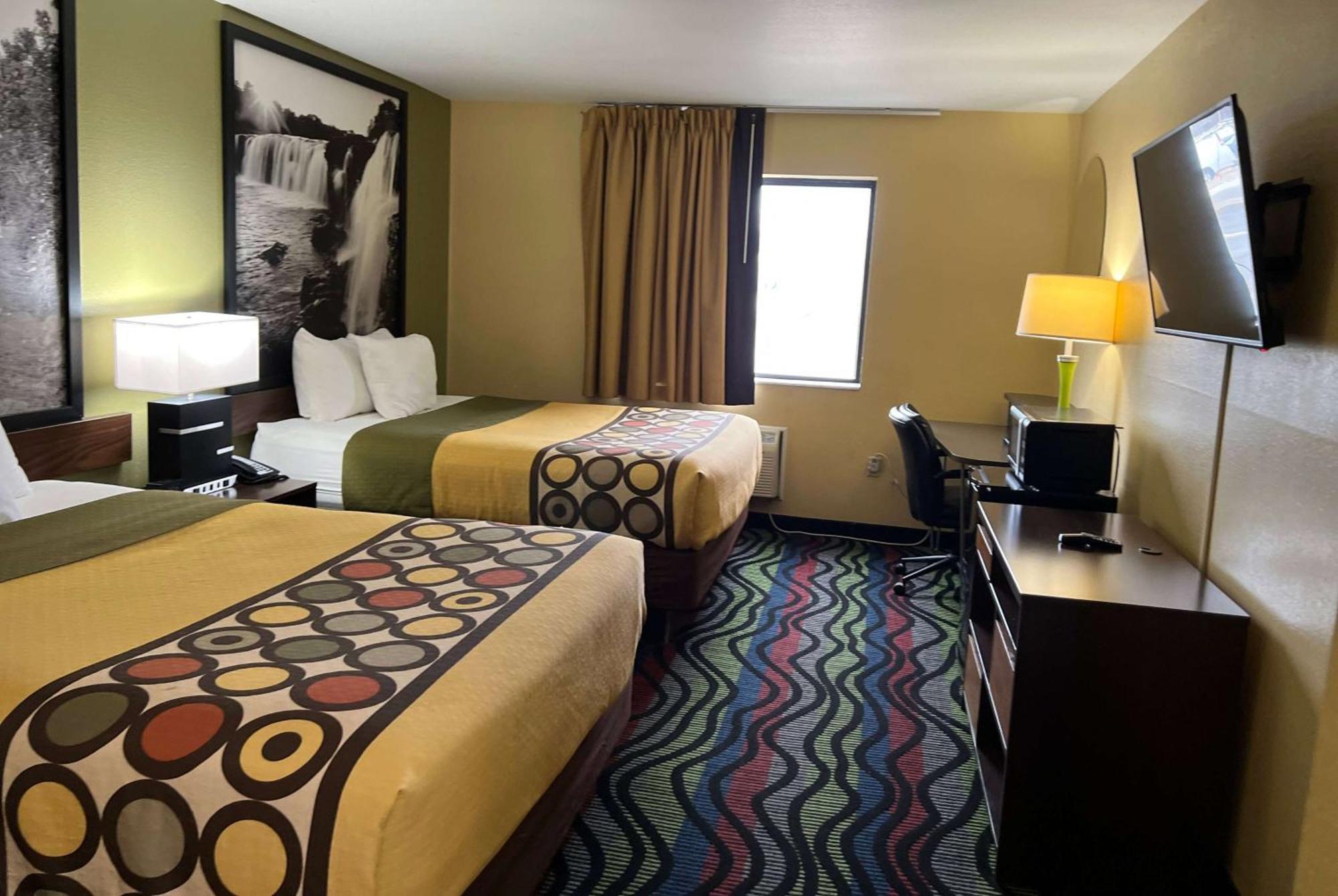 Super 8 By Wyndham Farmington Hotel Buitenkant foto